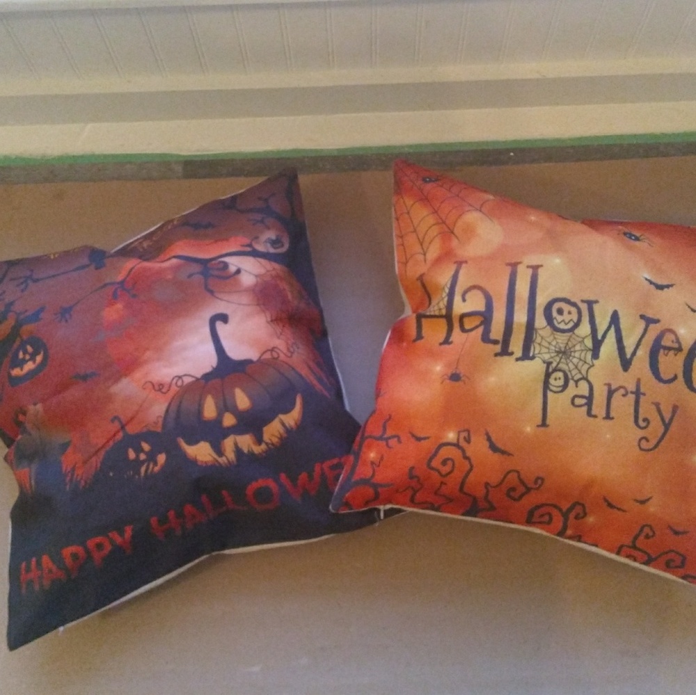 *NWOT* 6 Halloween Accent Pillow Covers